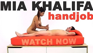 Mia Khalifa nos enseña a hacer la paja perfecta a través de la webcam